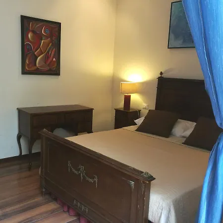 Bed and breakfast Legacy 3*